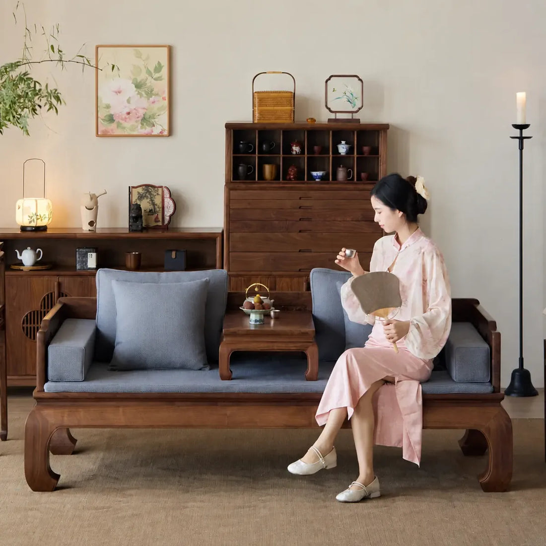 North American black walnut Luohan daybed in a tea room