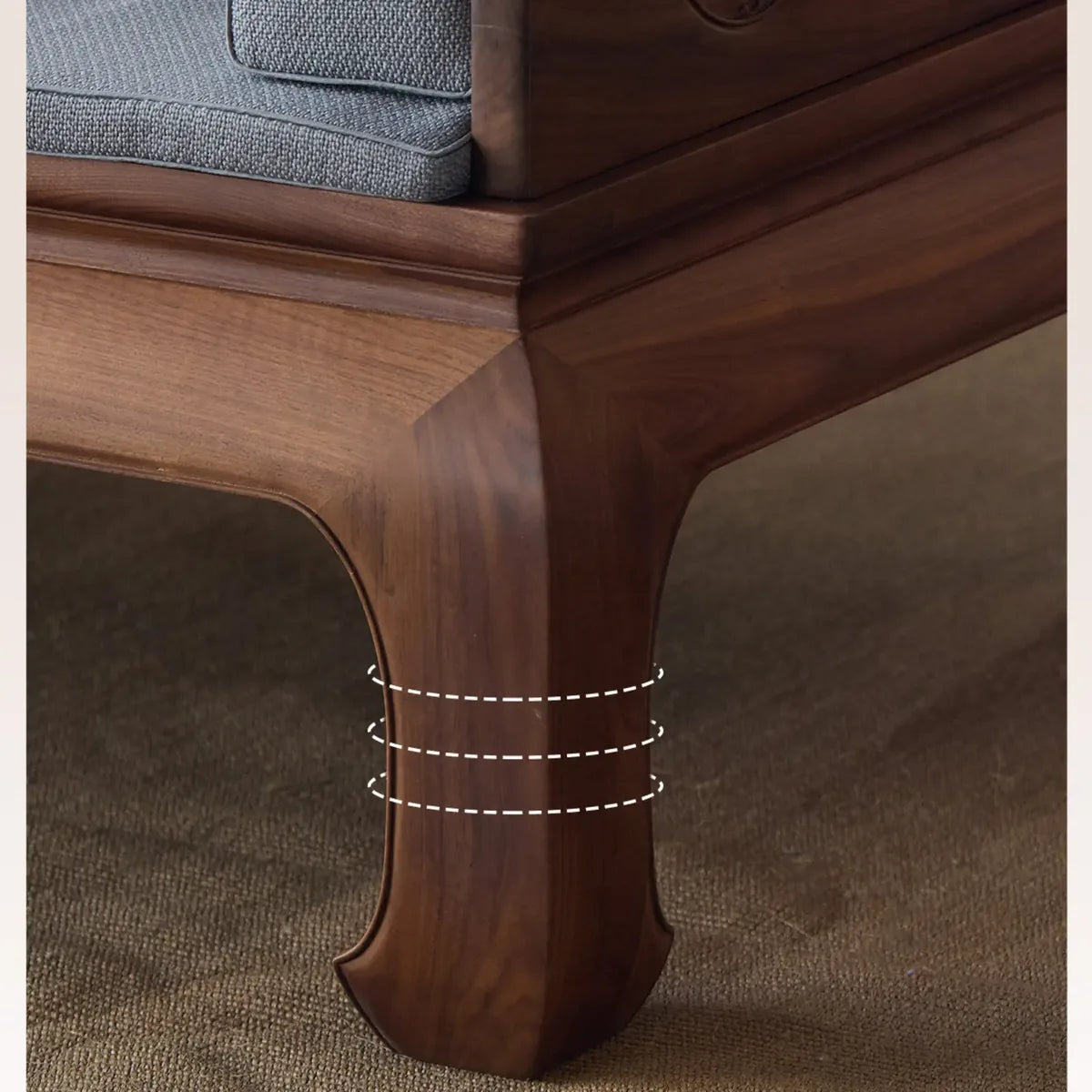 Inward-curved horseshoe leg detail