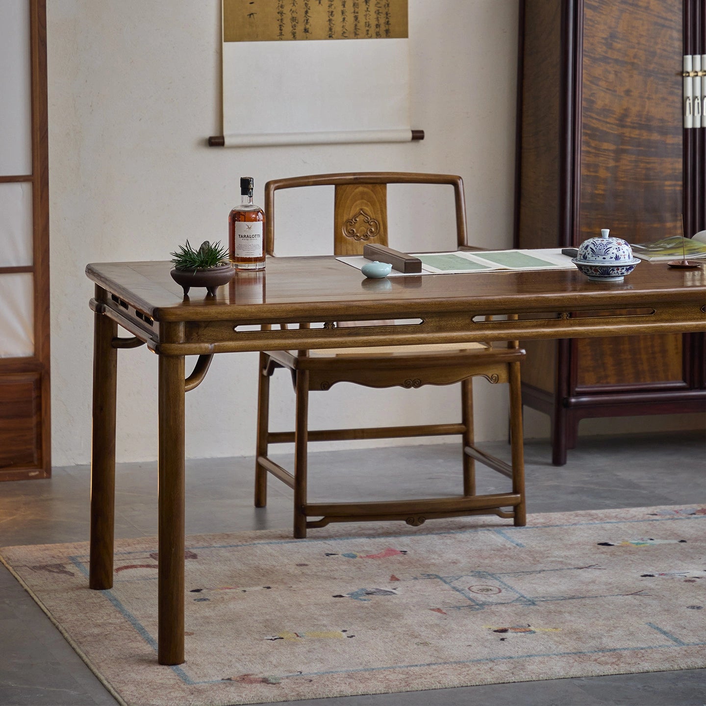 Jinsi Nanmu Solid Wood Writing Desk